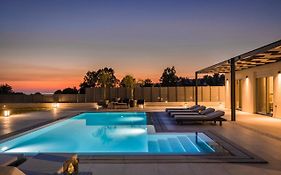 Al Mare Villas